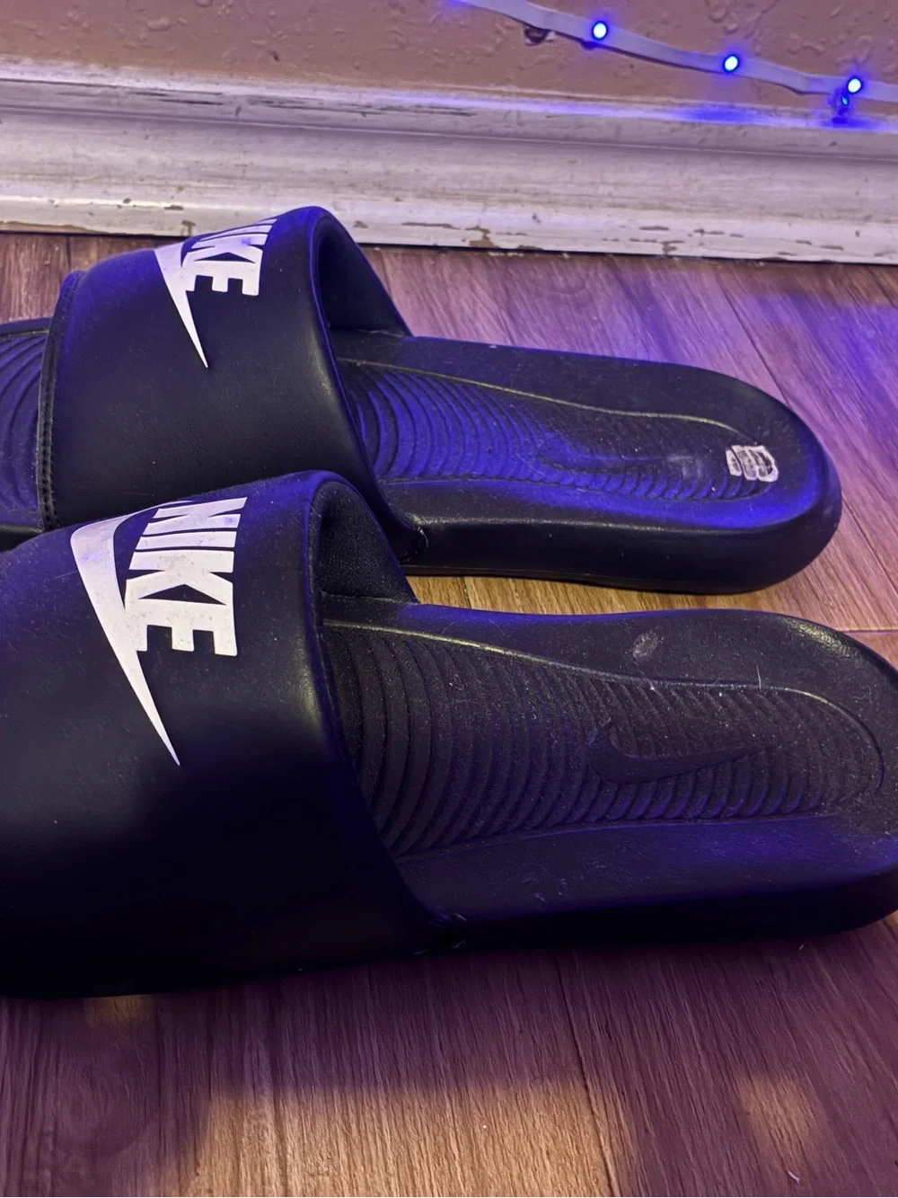 Nike slides